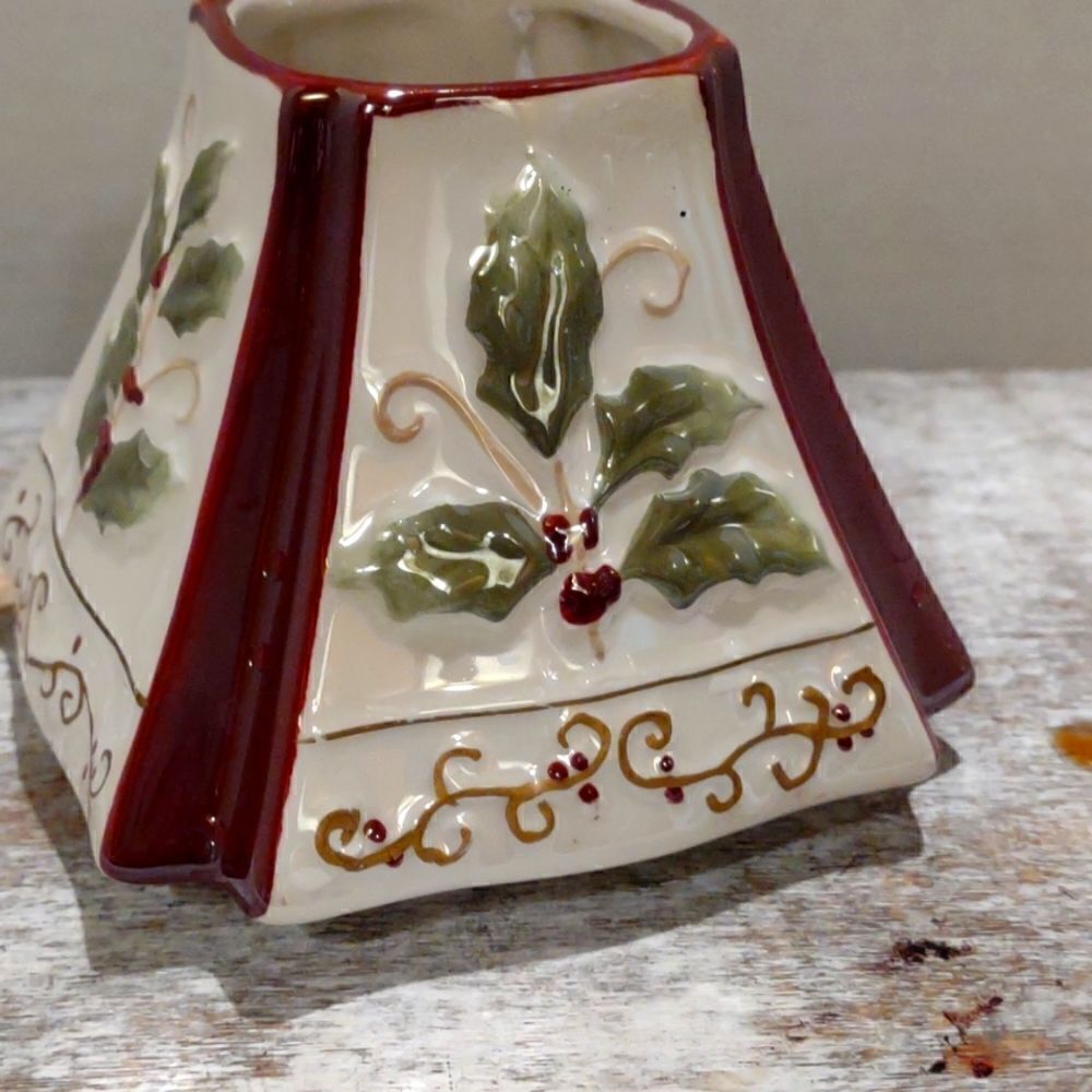 Small Yankee Ceramic Candle Shade.    Y1
